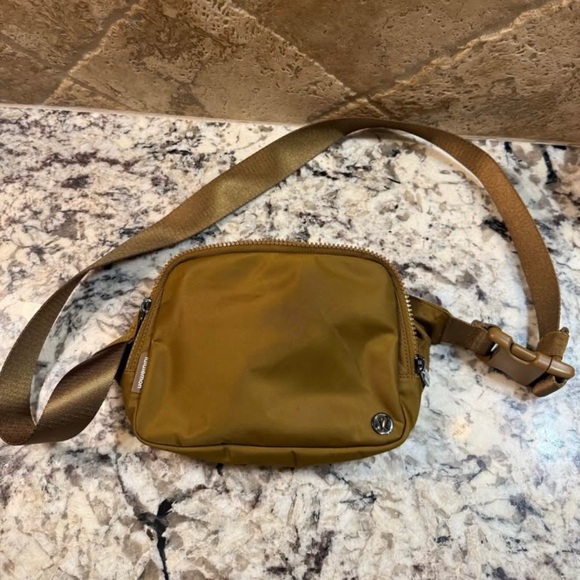 Lululemon Belt Bag Camel brown - Picture 2 of 4